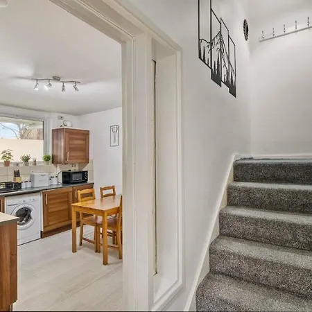 Peaceful 2-Bed South Bank Appartement Londen Buitenkant foto